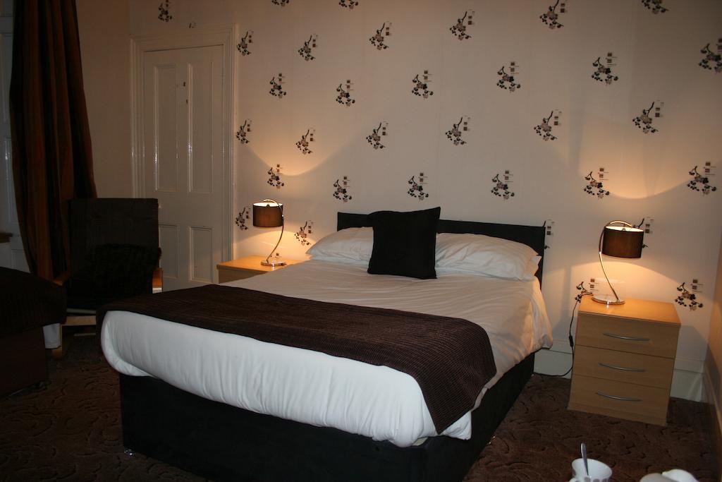 Royal Hotel Girvan Room photo